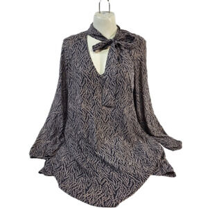 Aritzia Talula Tie Up Patterned Lined Blouse